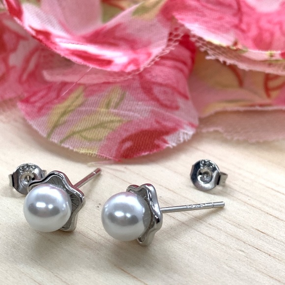 🌟Sterling Silver 925 Faux Pearl Stud Earrings - Picture 2 of 4